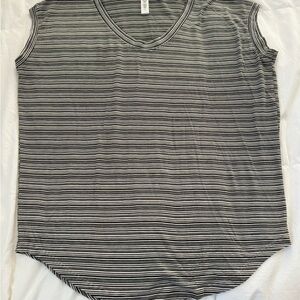 Athleta Cloudlike Stratus Striped Tee Black and White Size M Used